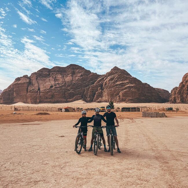 aventura en bicicleta en tierras jordanas